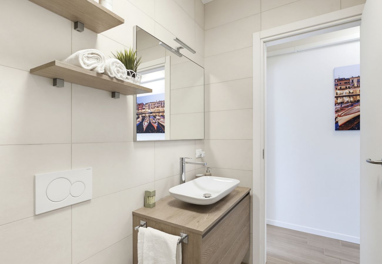 Apartment in Lazise - Regarda - Basiliko View Apartment with lake view and pool