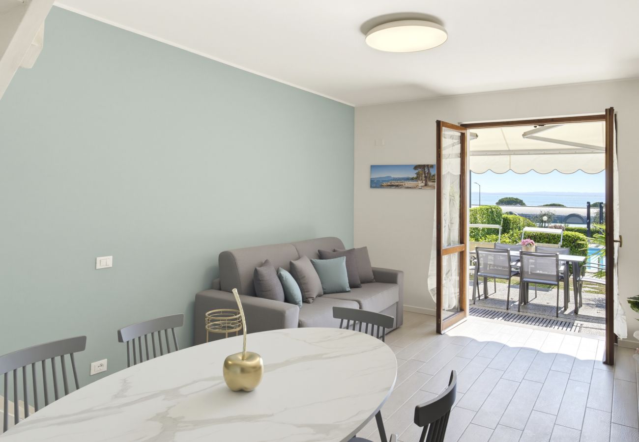 Apartment in Lazise - Regarda - Basiliko View Apartment with lake view and pool