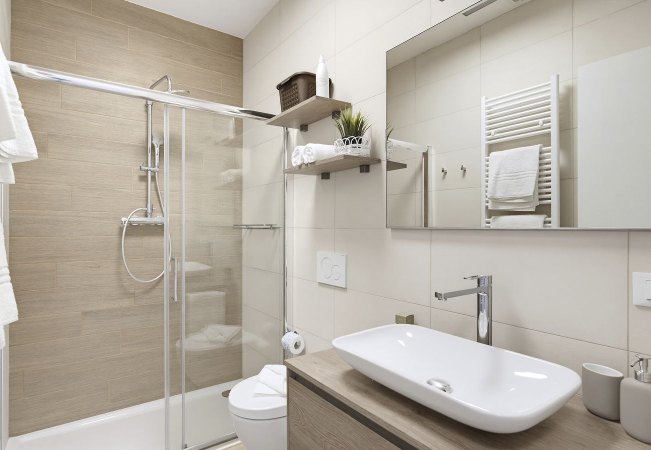 Apartment in Lazise - Regarda - Basiliko View Apartment with lake view and pool