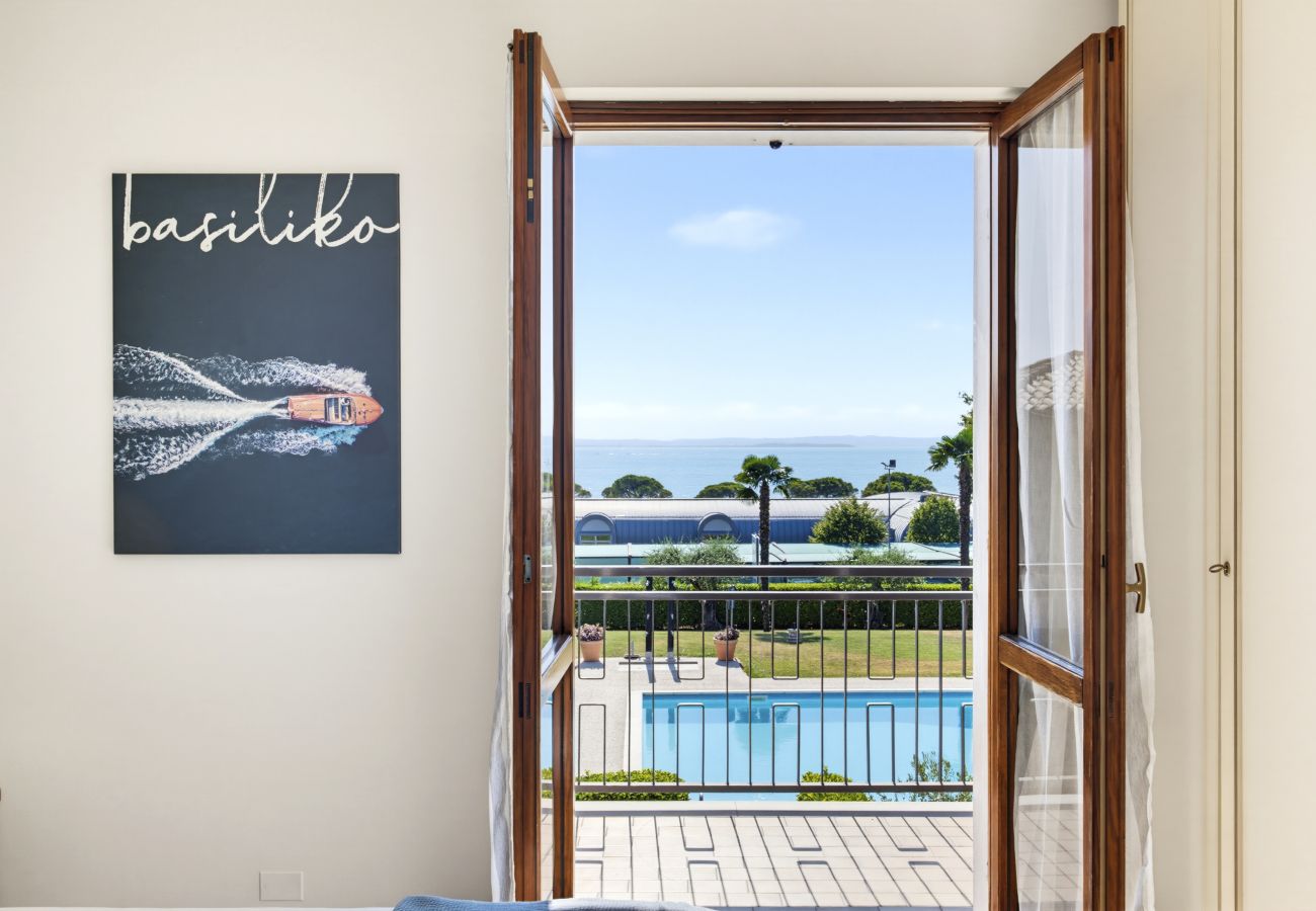 Apartment in Lazise - Regarda - Basiliko View Apartment with lake view and pool