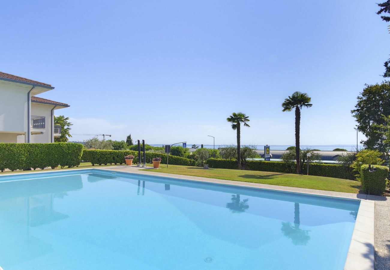 Apartment in Lazise - Regarda - Basiliko View Apartment with lake view and pool