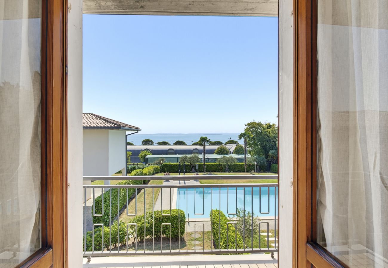 Apartment in Lazise - Regarda - Basiliko View Apartment with lake view and pool