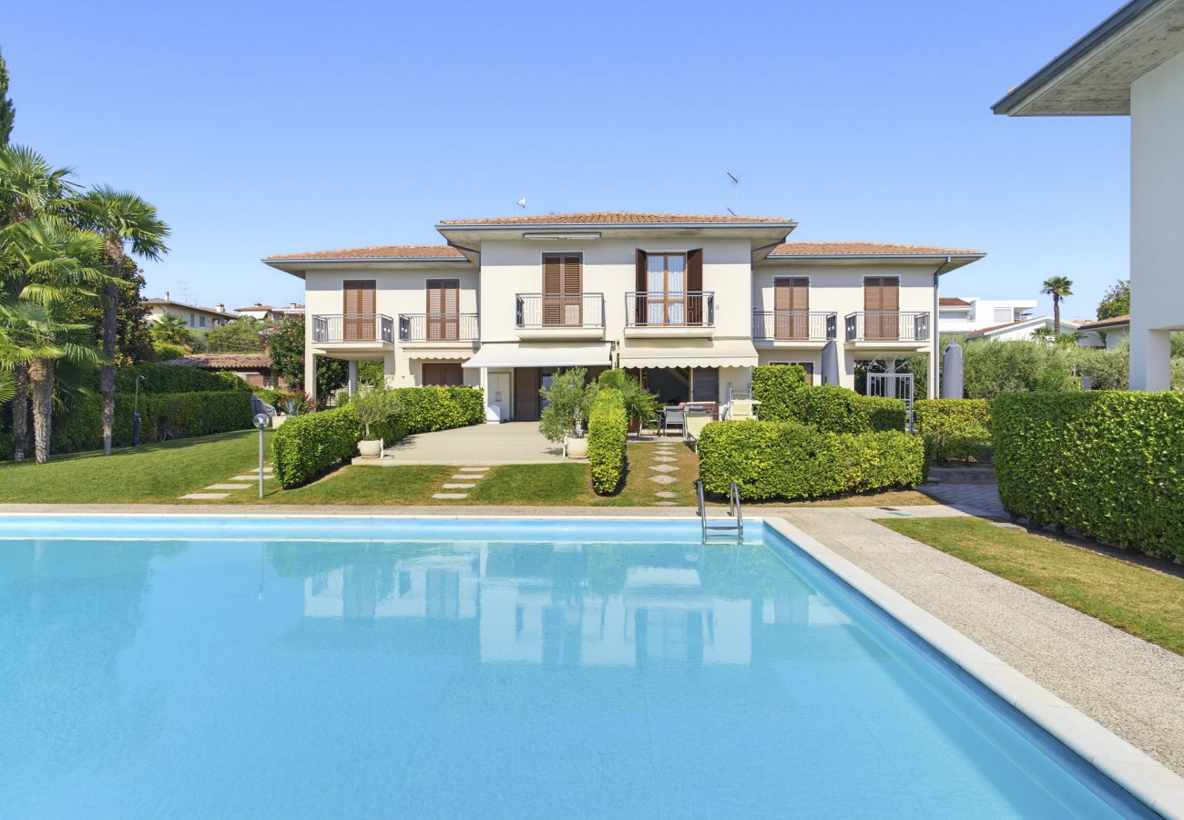 Apartment in Lazise - Regarda - Basiliko View Apartment with lake view and pool