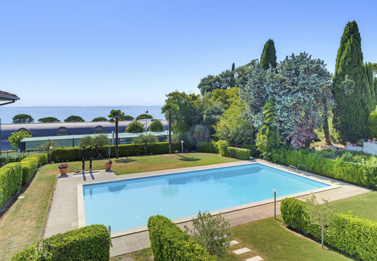 Apartment in Lazise - Regarda - Basiliko View Apartment with lake view and pool