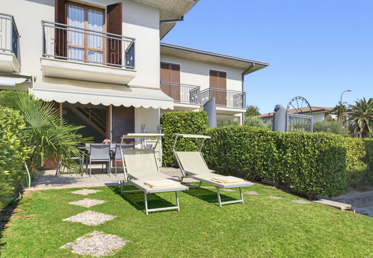 Apartment in Lazise - Regarda - Basiliko View Apartment with lake view and pool