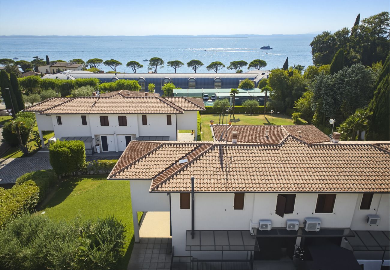Apartment in Lazise - Regarda - Basiliko View Apartment with lake view and pool