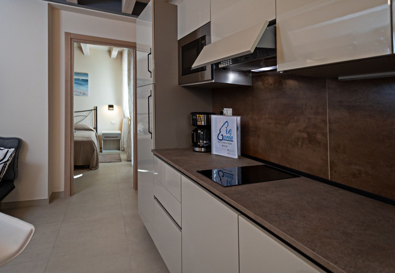 Apartment in Lazise - Regarda - Residenza GJ ground floor - with roof terrace, wifi, airco